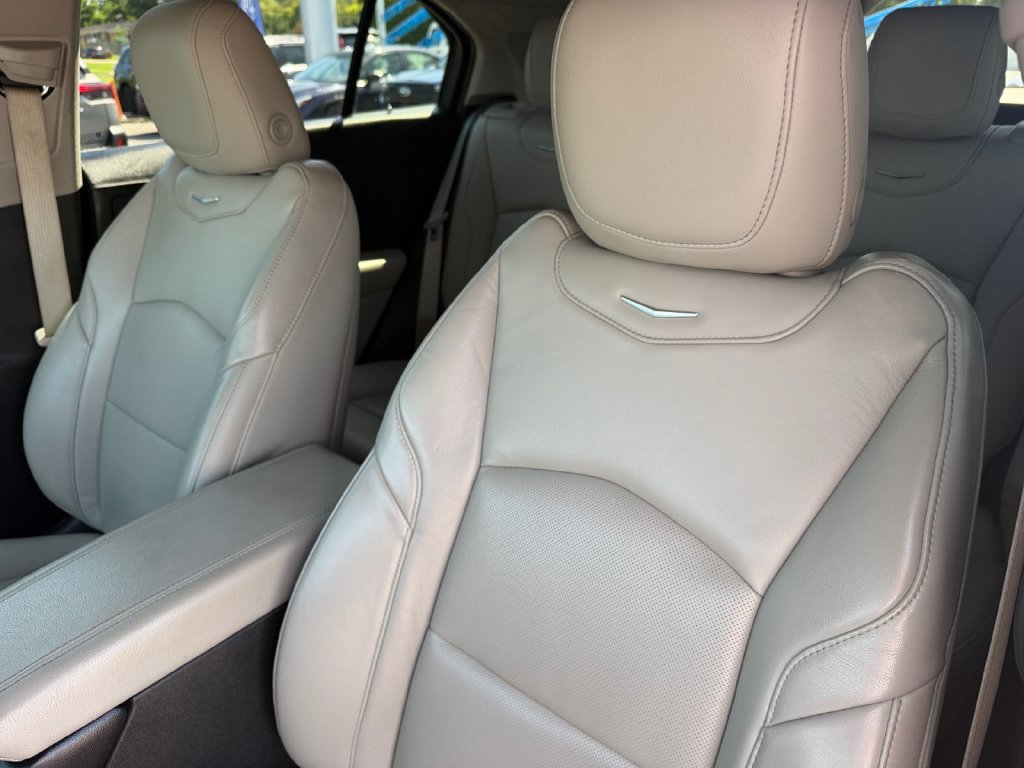 Used 2023 Cadillac XT4 Premium Luxury w/ Enhanced Visibility Package FWD image 13