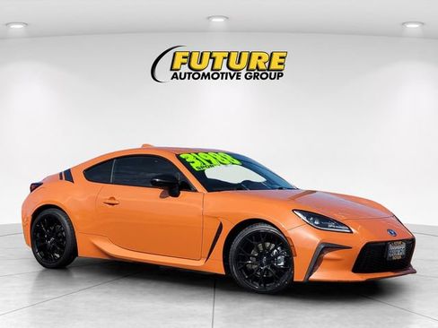 Used 2023 Toyota GR86 10th Anniversary SE RWD image 1