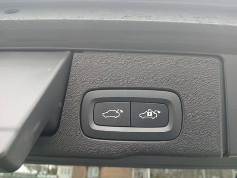 Used 2022 Volvo XC60 B5 Inscription w/ Climate Package image 25