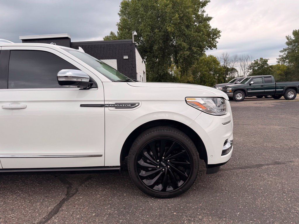 Used 2021 Lincoln Navigator L Black Label AWD/4WD image 2