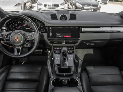 Used 2020 Porsche Cayenne Turbo image 12