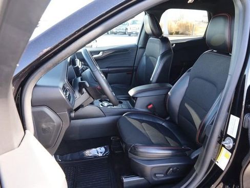 Used 2025 Ford Escape ST-Line image 8