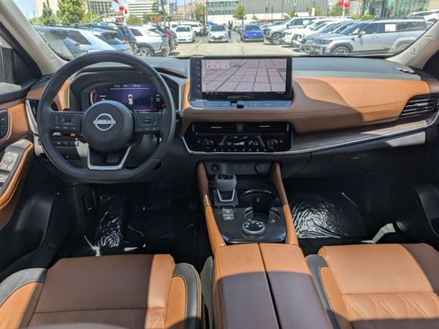Used 2024 Nissan Rogue Platinum w/ Platinum Premium Package AWD/4WD image 28