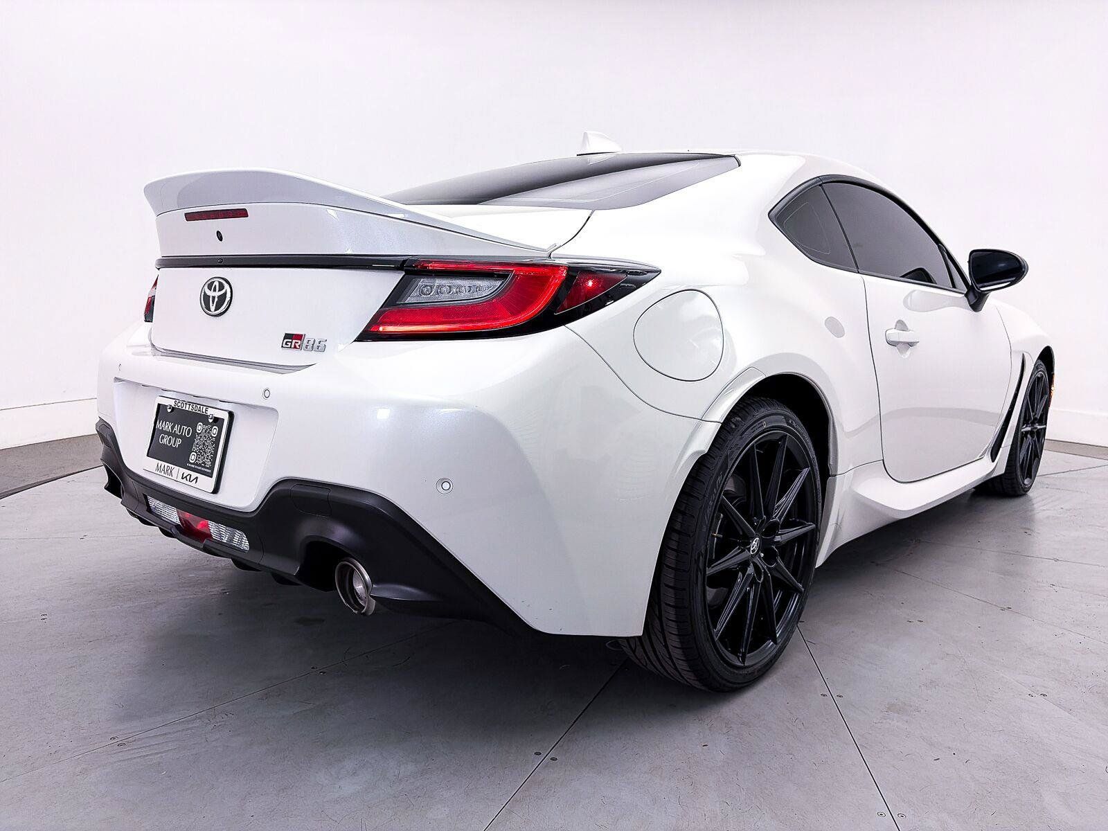 Used 2024 Toyota GR86 Premium RWD image 14