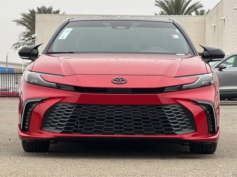 Used 2025 Toyota Camry XSE image 11