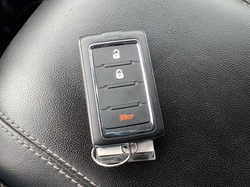 Used 2023 Jeep Grand Cherokee Laredo AWD/4WD image 13