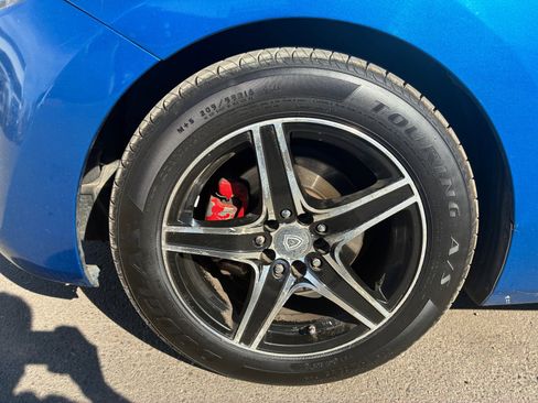 Used 2017 Hyundai Elantra GT image 11