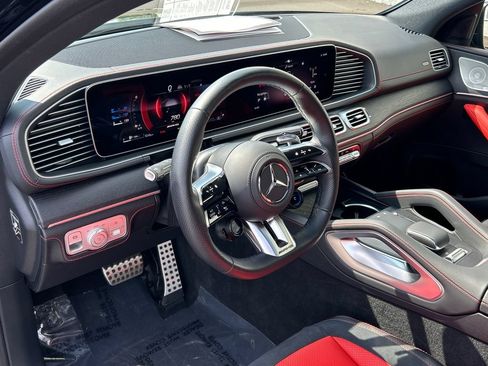 Used 2025 Mercedes-Benz GLE 53 AMG 4MATIC Coupe w/ Driver Assistance Package image 16