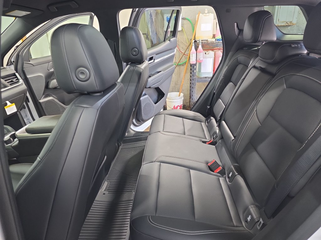 New 2027 GMC Terrain Elevation w/ Elevation Premium Package AWD/4WD image 13