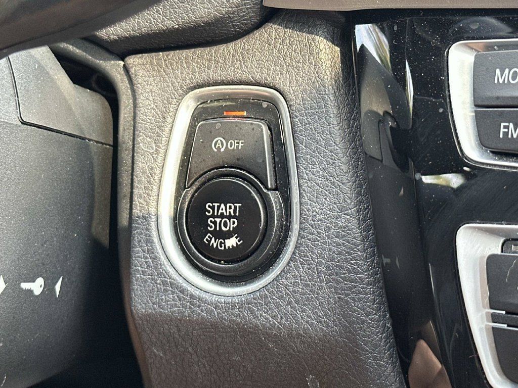 Used 2017 BMW 320i Sedan RWD image 39