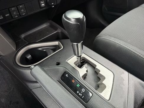 Used 2018 Toyota RAV4 XLE AWD/4WD image 20