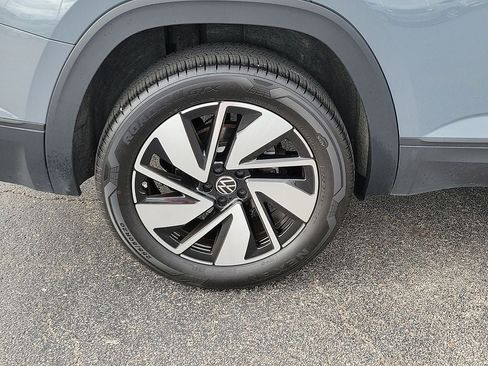 Used 2025 Volkswagen Atlas SE AWD/4WD image 7