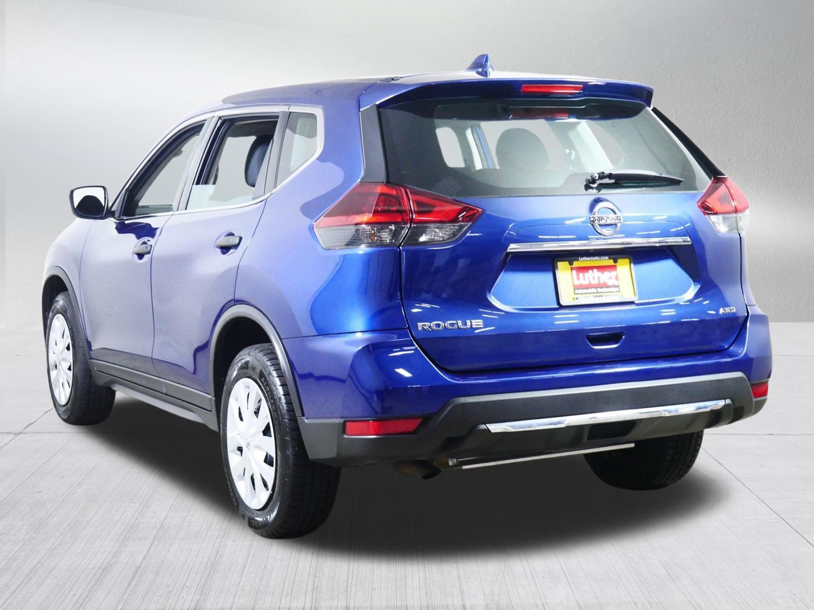 Used 2018 Nissan Rogue S AWD/4WD image 5