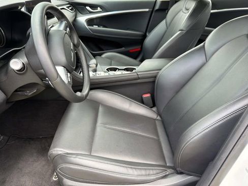 Used 2025 Genesis G70 2.5T AWD/4WD image 19