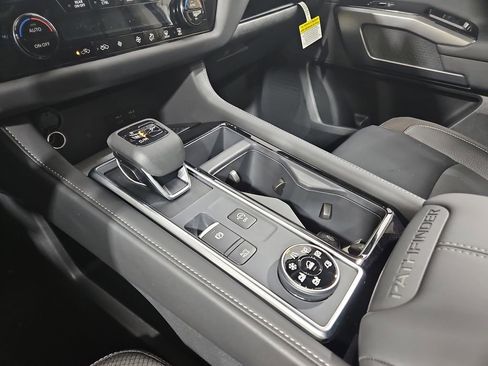 New 2026 Nissan Pathfinder SL image 24