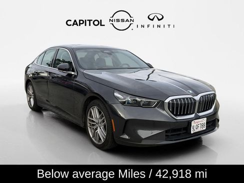 Used 2024 BMW 530i w/ Premium Package image 4