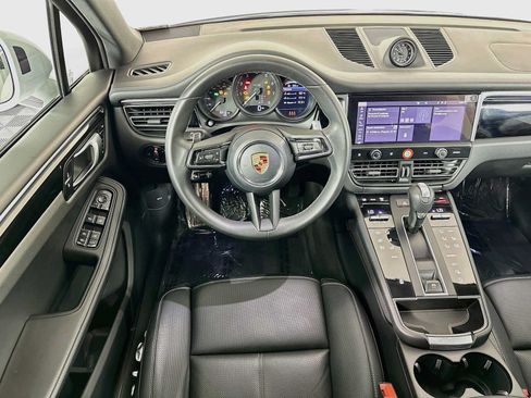 Certified 2026 Porsche Macan AWD/4WD image 24