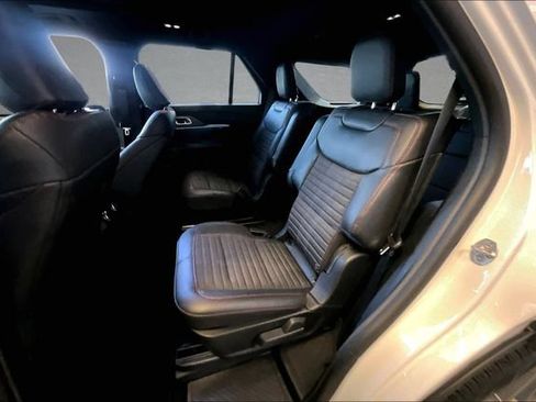 New 2026 Ford Explorer ST-Line w/ ST-Line Street Pack AWD/4WD image 9