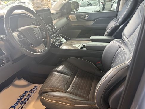 Used 2019 Lincoln Navigator Black Label w/ Cargo Package AWD/4WD image 2