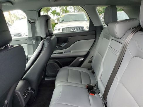 Certified 2020 Lincoln Corsair Standard w/ Convenience Package image 11