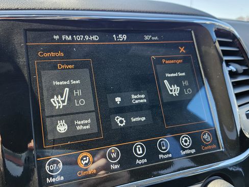 Used 2022 Jeep Grand Cherokee Limited image 9