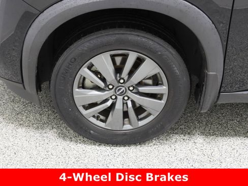 Used 2023 Nissan Pathfinder S image 11