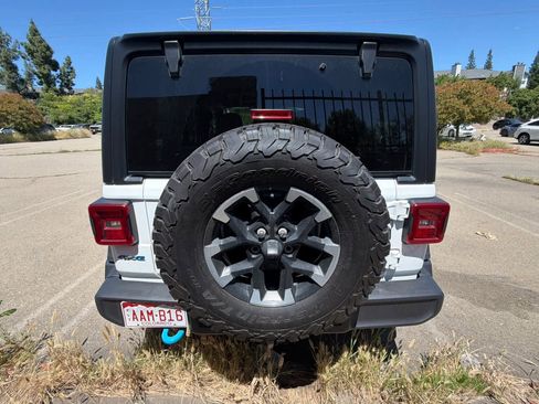 Used 2024 Jeep Wrangler Unlimited Rubicon 4xe AWD/4WD image 5