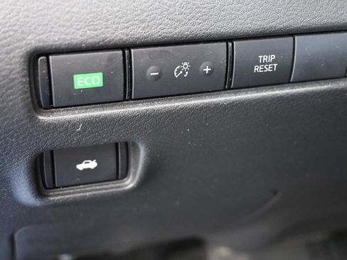 Used 2024 Nissan Sentra SV FWD image 26