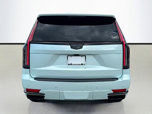 Used 2022 Cadillac Escalade Sport w/ Touring Package AWD/4WD image 4