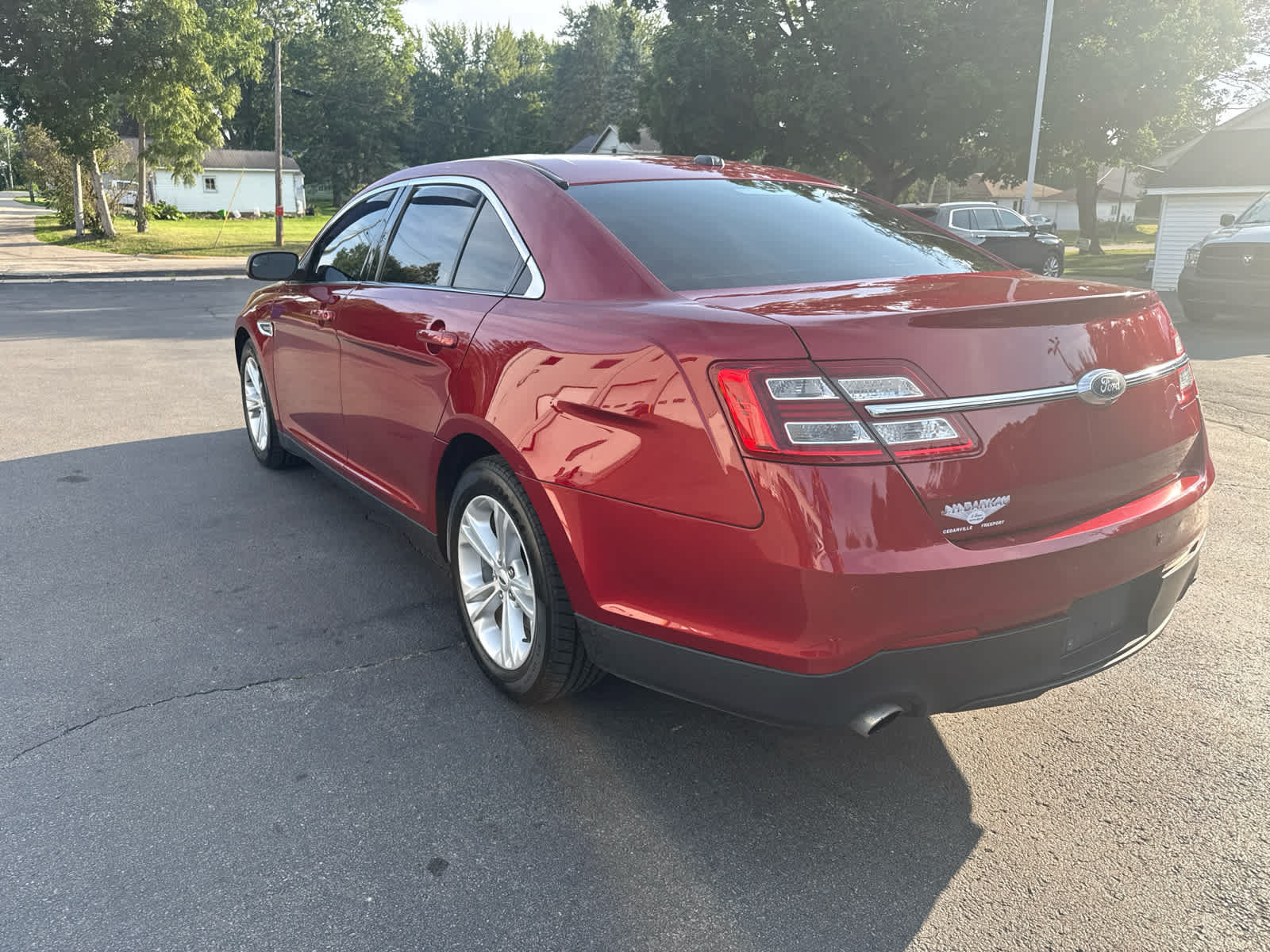 Used 2018 Ford Taurus SEL w/ Equipment Group 201A FWD image 5