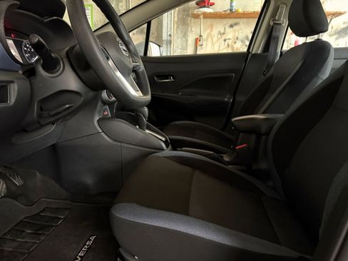Used 2025 Nissan Versa SV FWD image 27