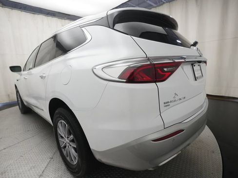 Used 2023 Buick Enclave Essence AWD/4WD image 35