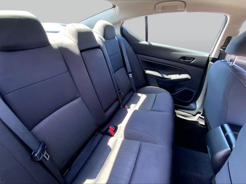 Used 2024 Nissan Altima 2.5 SV FWD image 17