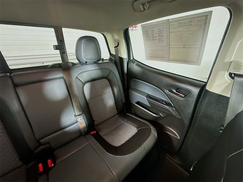 Used 2019 Chevrolet Colorado Z71 image 14