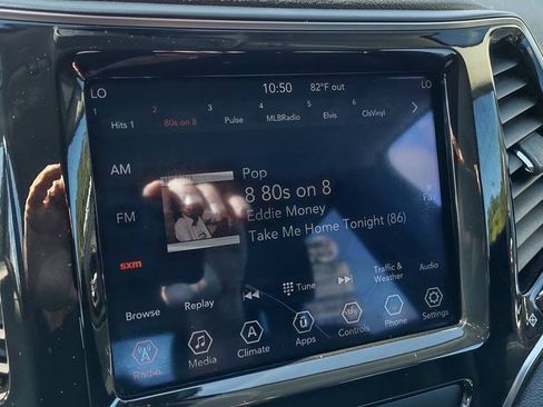 Used 2019 Jeep Cherokee Limited FWD image 23