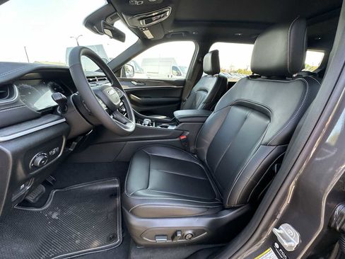 New 2025 Jeep Grand Cherokee L Limited image 13