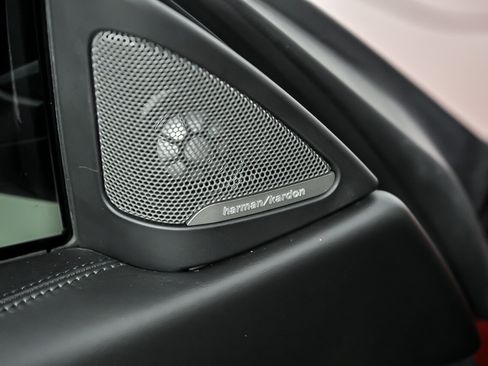 Used 2020 BMW M4 Coupe w/ Competition Package RWD image 15