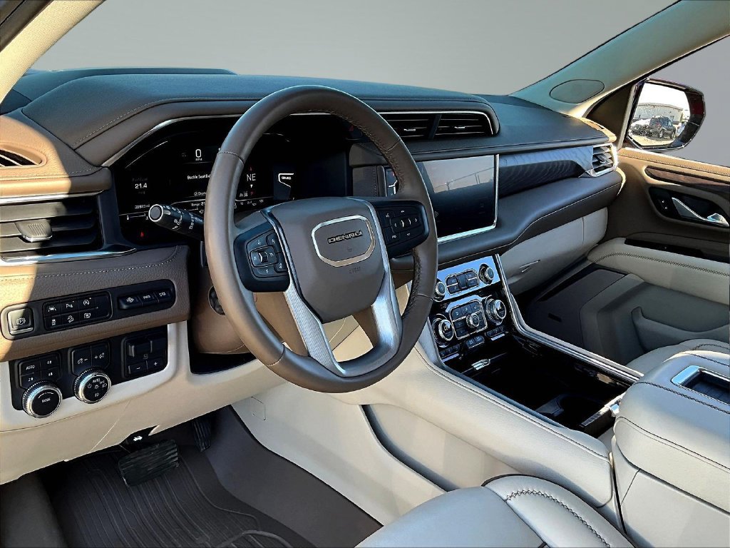 Used 2023 GMC Yukon Denali w/ Max Trailering Package AWD/4WD image 19