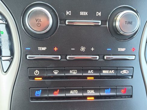 Used 2017 Lincoln MKX Reserve w/ Luxury Package AWD/4WD image 18