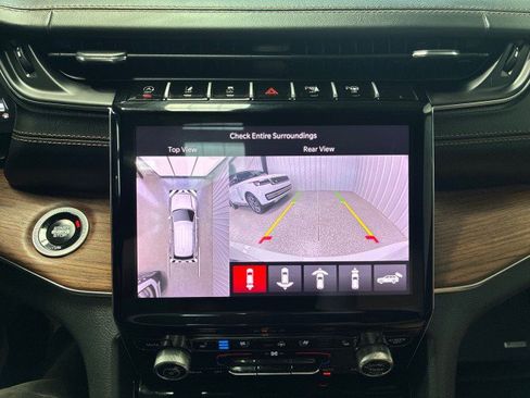 Used 2025 Jeep Grand Cherokee L Summit w/ Advanced Protech Group IV AWD/4WD image 21