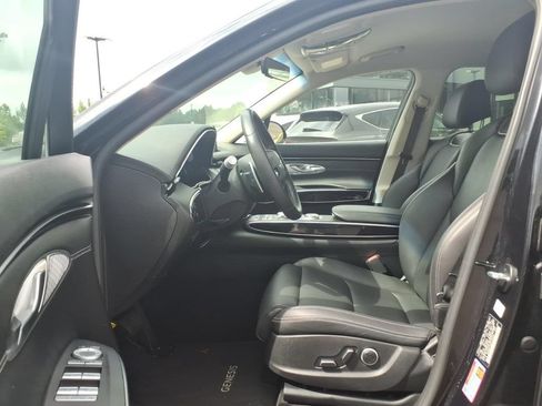 Used 2025 Genesis GV70 2.5T AWD/4WD image 16
