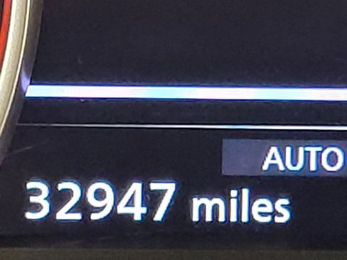 Used 2025 Nissan Rogue SV image 3