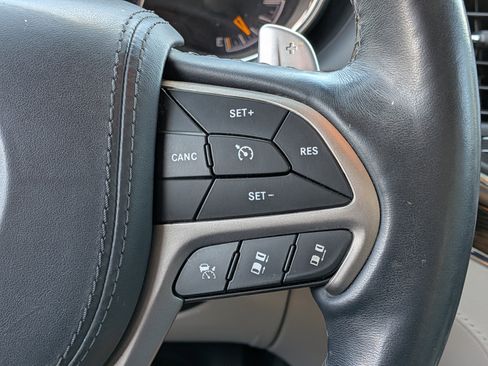Used 2017 Jeep Grand Cherokee Summit AWD/4WD image 26