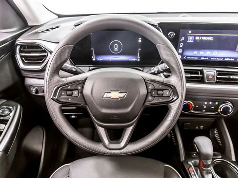Used 2024 Chevrolet TrailBlazer LS w/ LS Confidence Package FWD image 19