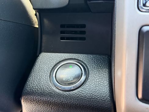 Used 2019 Ford F150 Lariat w/ Equipment Group 502A Luxury AWD/4WD image 31