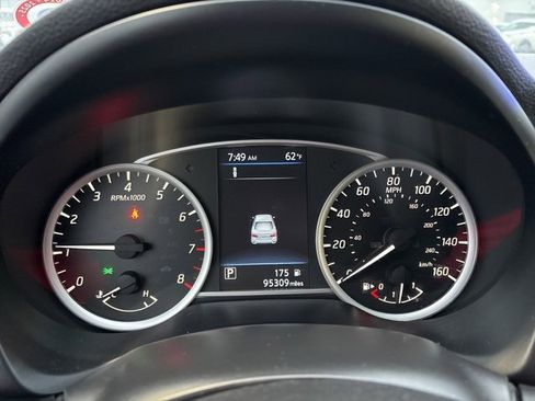 Certified 2019 Nissan Sentra S image 7