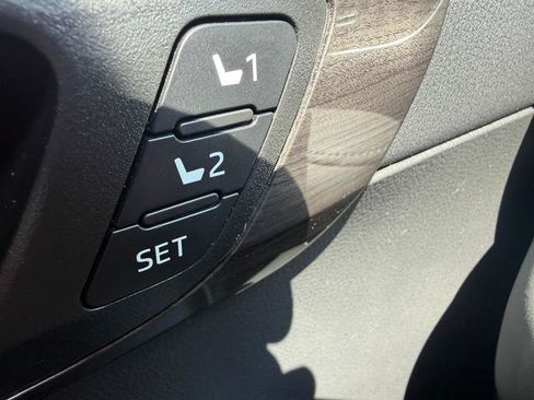 Used 2022 Toyota Highlander Platinum AWD/4WD image 27