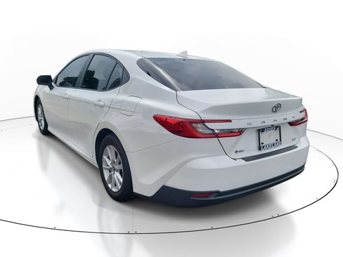Used 2025 Toyota Camry LE FWD image 5
