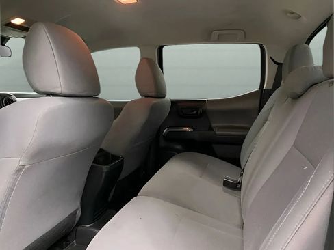 Used 2019 Toyota Tacoma SR5 AWD/4WD image 10