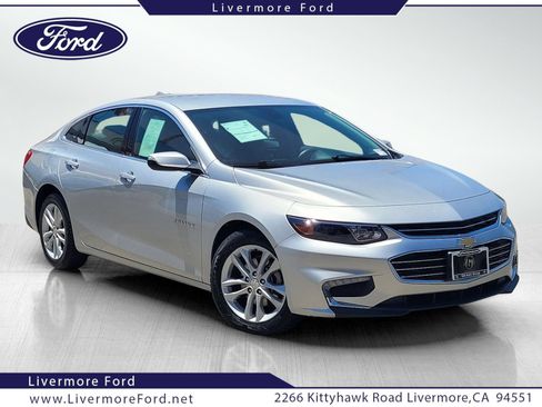 Used 2018 Chevrolet Malibu LT FWD image 1